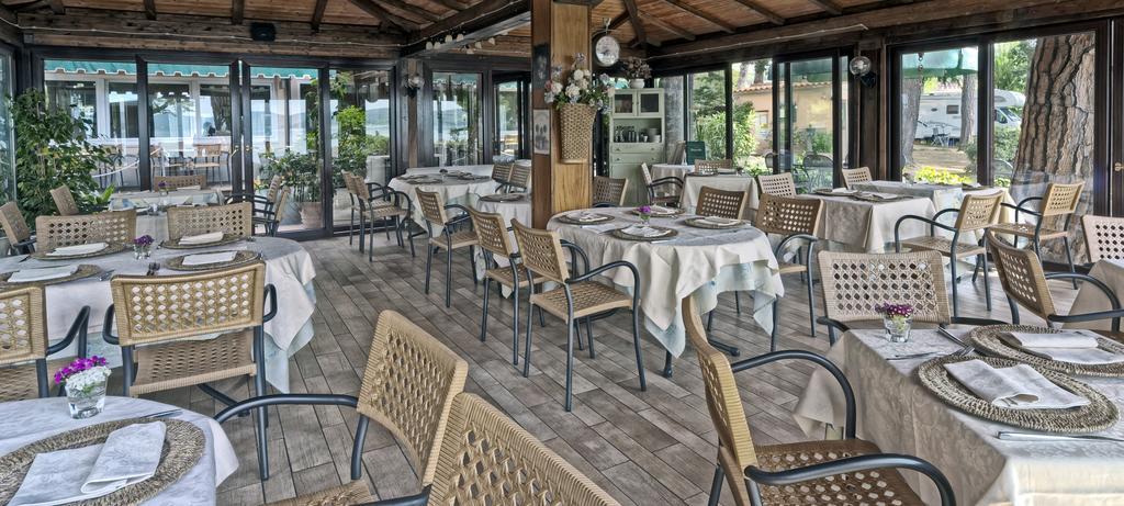 Hotel Kursaal Пасиняно сул Тразимено Екстериор снимка