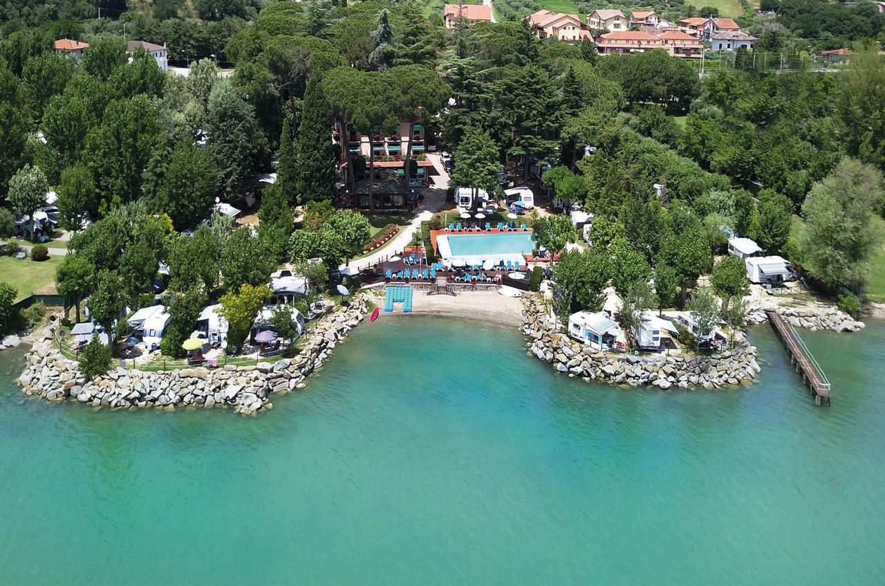 Hotel Kursaal Пасиняно сул Тразимено Екстериор снимка
